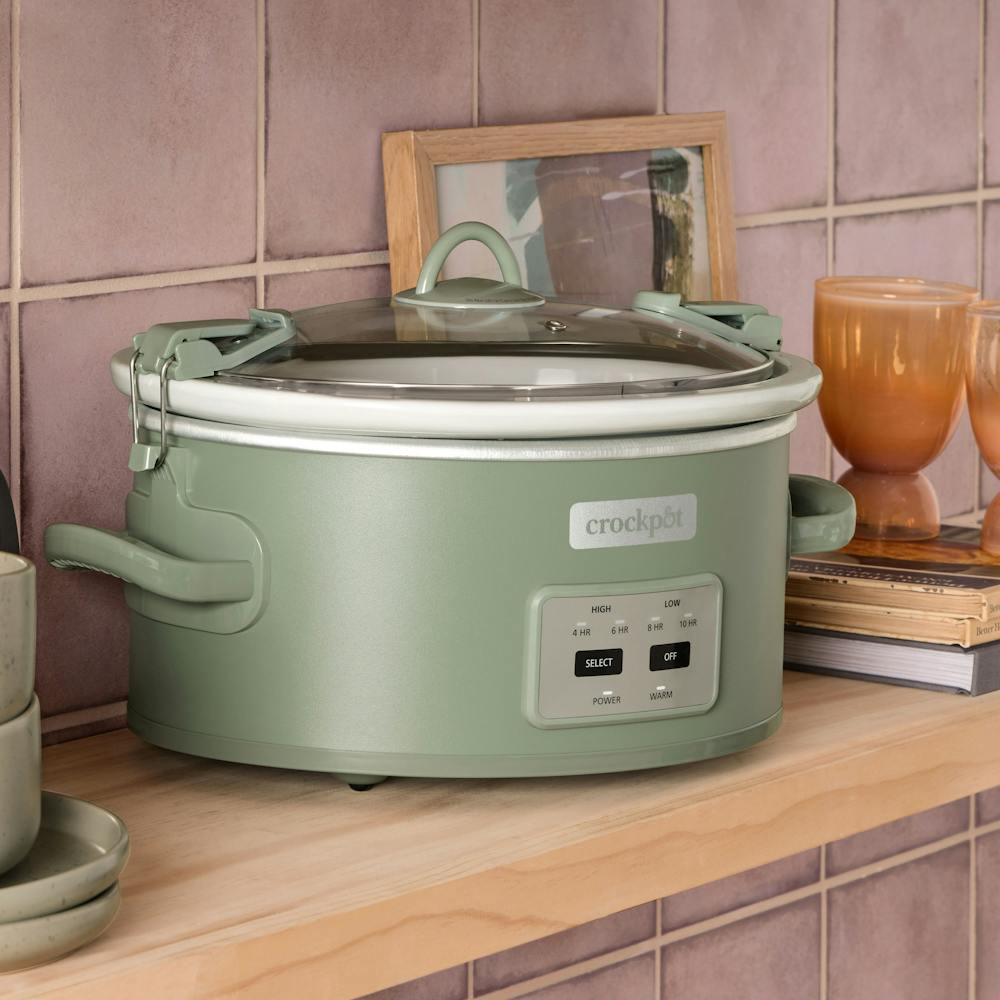 crock-pot-programmable-design-series-6-quart-cook-and-carry-slow-cooker-moonshine-v2 35da96db-7241-3d5a-8296-0e309727e190.jpg